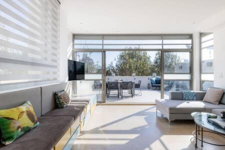 Peaceful Terrace By Five * Tel Aviv