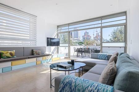 Peaceful Terrace By Five Tel Aviv