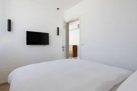 Apartment Peaceful Terrace By Five Tel Aviv